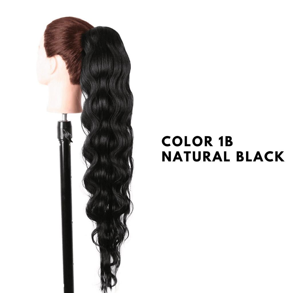 Coda pony nera ondulata
