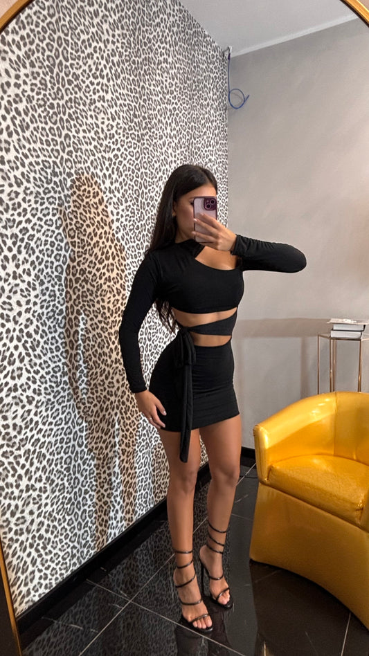Zoe black